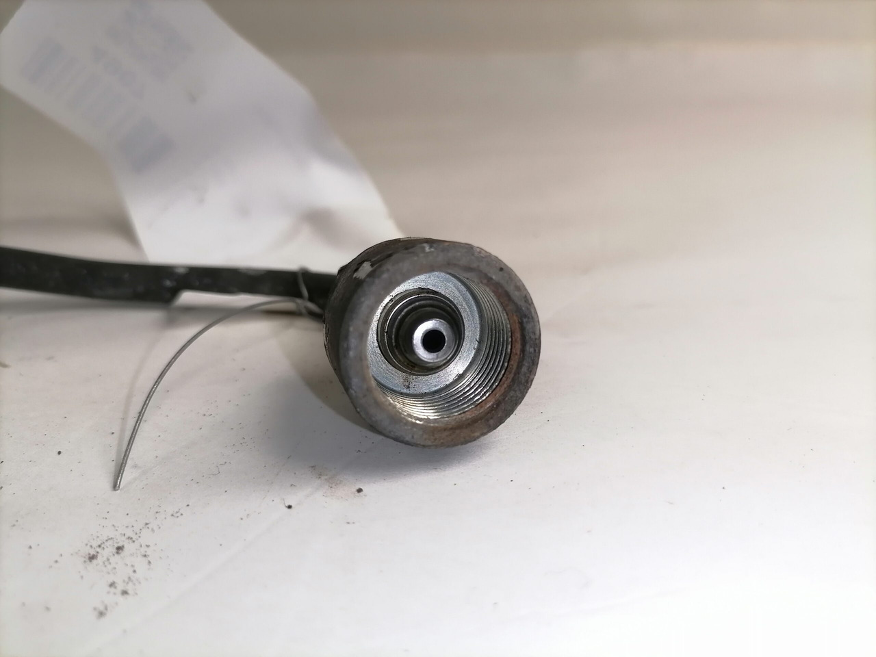 Scania Fuel pipe 1879503 - Procesamiento de combustible para Camión: foto 2 Scania Fuel pipe 1879503 - Procesamiento de combustible para Camión: foto 2