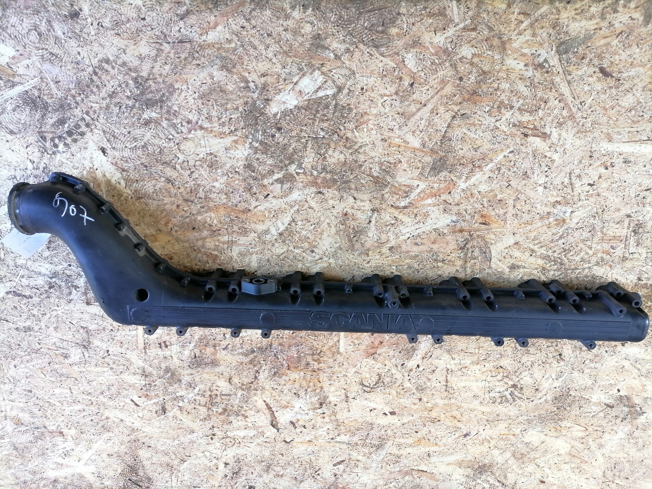 Scania Intake mainfold 1493717 - Colector de admisión para Camión: foto 2 Scania Intake mainfold 1493717 - Colector de admisión para Camión: foto 2