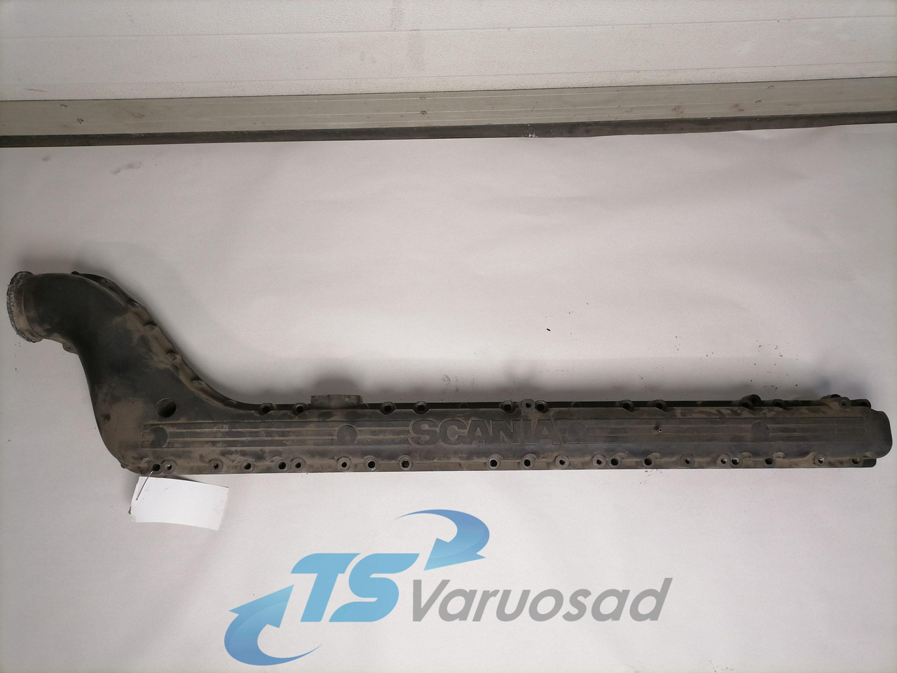 Scania Intake mainfold 1493717 - Colector de admisión para Camión: foto 1 Scania Intake mainfold 1493717 - Colector de admisión para Camión: foto 1