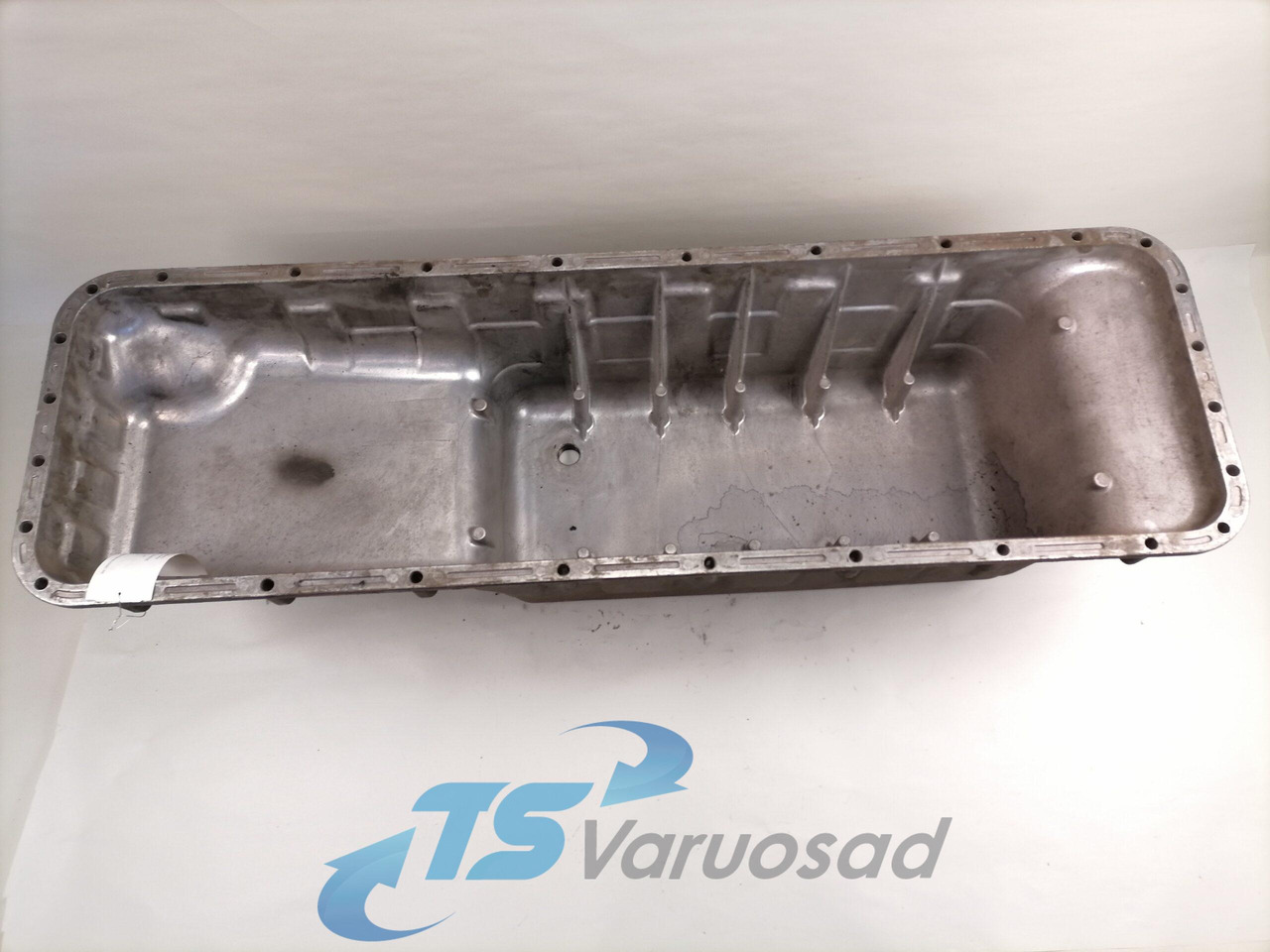 Scania Oil sump 1549598 - Cárter de aceite para Camión: foto 3 Scania Oil sump 1549598 - Cárter de aceite para Camión: foto 3