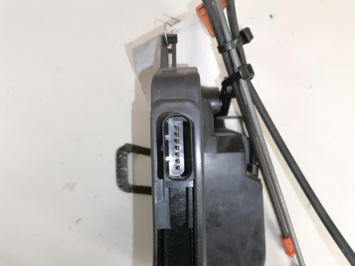 Scania Ukselukk, vasak 2640842 - Puerta y piezas para Camión: foto 5 Scania Ukselukk, vasak 2640842 - Puerta y piezas para Camión: foto 5