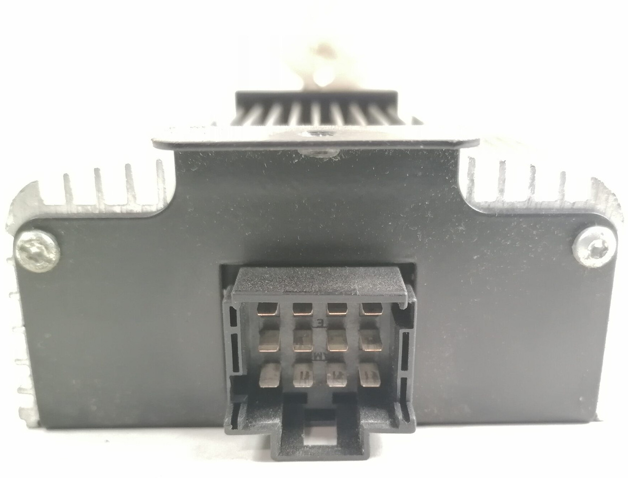 Scania Voltage converter 1449519 - Sistema eléctrico para Camión: foto 2 Scania Voltage converter 1449519 - Sistema eléctrico para Camión: foto 2