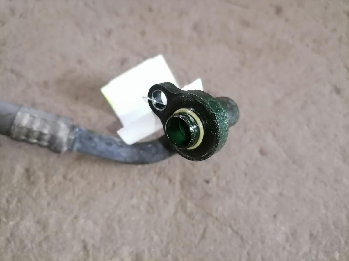 Volvo A/C pipe 82401758 - Calefacción/ Ventilación para Camión: foto 3 Volvo A/C pipe 82401758 - Calefacción/ Ventilación para Camión: foto 3