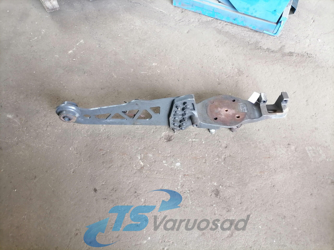 Volvo Air spring bracket 22119742 - Suspensión neumática para Camión: foto 1 Volvo Air spring bracket 22119742 - Suspensión neumática para Camión: foto 1
