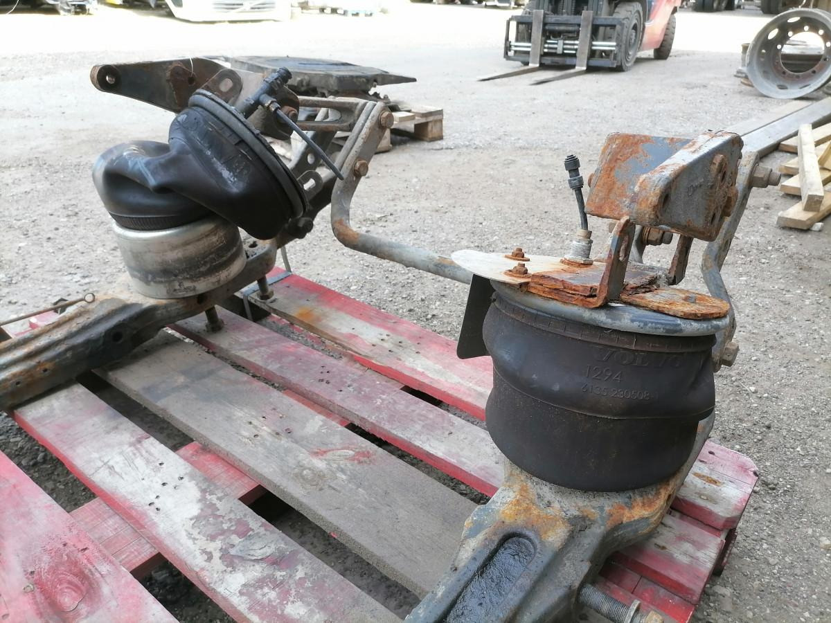 Volvo Air spring bracket 82054188 - Suspensión neumática para Camión: foto 4 Volvo Air spring bracket 82054188 - Suspensión neumática para Camión: foto 4