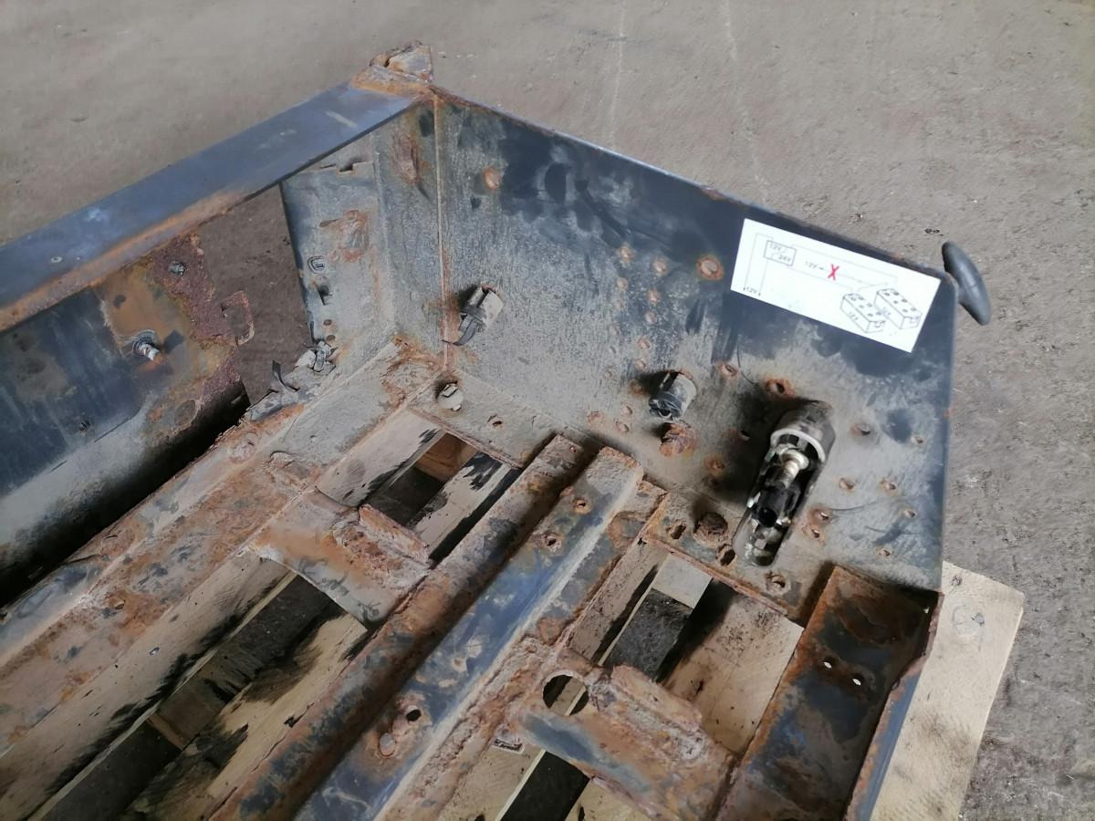 Volvo Battery box 82242298 - Acumulador para Camión: foto 4 Volvo Battery box 82242298 - Acumulador para Camión: foto 4