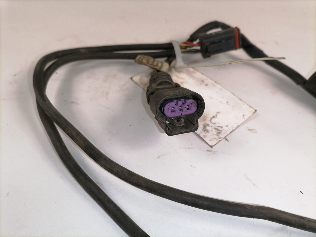 Volvo Cable, brake pad 20522825 - Piezas de freno para Camión: foto 2 Volvo Cable, brake pad 20522825 - Piezas de freno para Camión: foto 2
