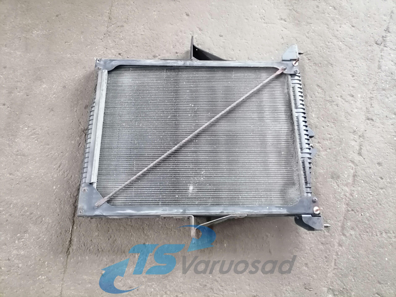Volvo Cooling radiator 20936055 - Radiador para Camión: foto 3 Volvo Cooling radiator 20936055 - Radiador para Camión: foto 3