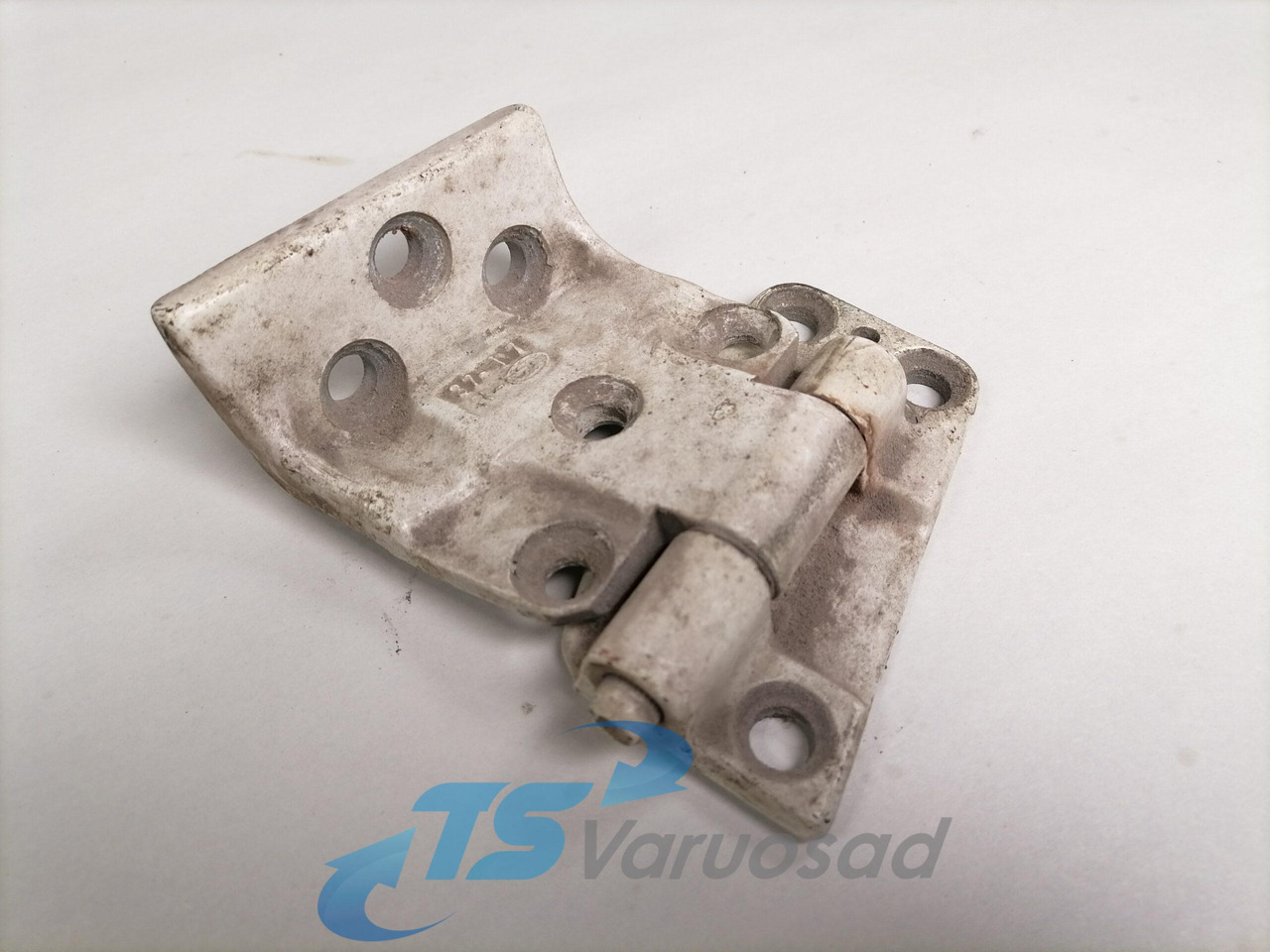 Volvo Door hinge 20372038 - Puerta y piezas para Camión: foto 1 Volvo Door hinge 20372038 - Puerta y piezas para Camión: foto 1