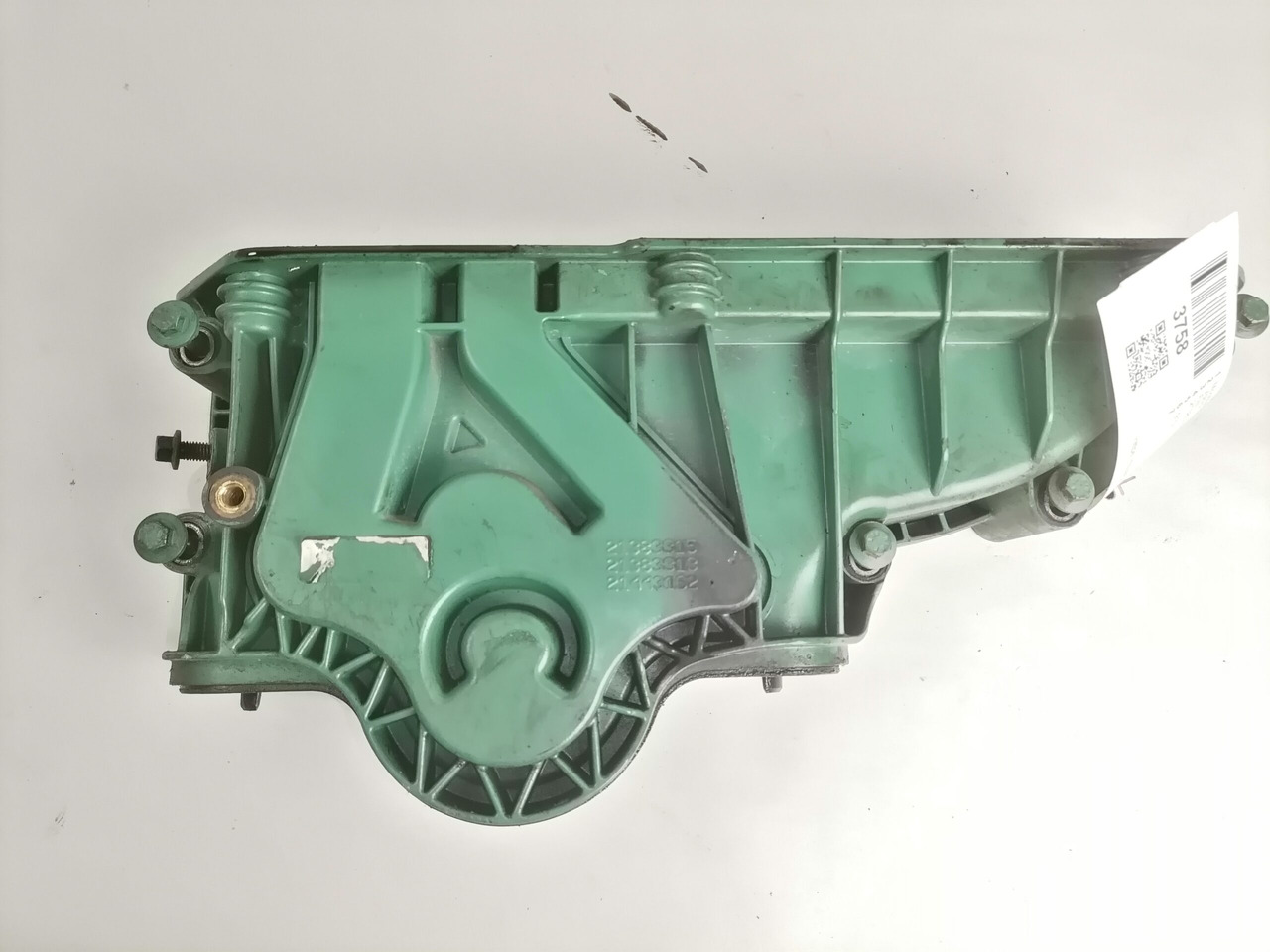 Volvo Engine front cover 21383315 - Motor y piezas para Camión: foto 2 Volvo Engine front cover 21383315 - Motor y piezas para Camión: foto 2