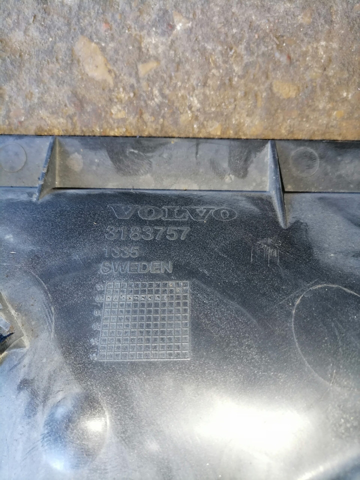 Volvo Fan shroud 3183757 - Radiador para Camión: foto 4 Volvo Fan shroud 3183757 - Radiador para Camión: foto 4