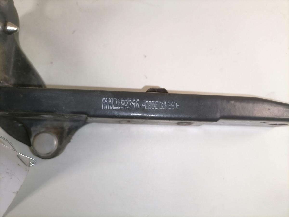 Volvo Iluvõre kandurhing 82192396 - Parrilla para Camión: foto 4 Volvo Iluvõre kandurhing 82192396 - Parrilla para Camión: foto 4