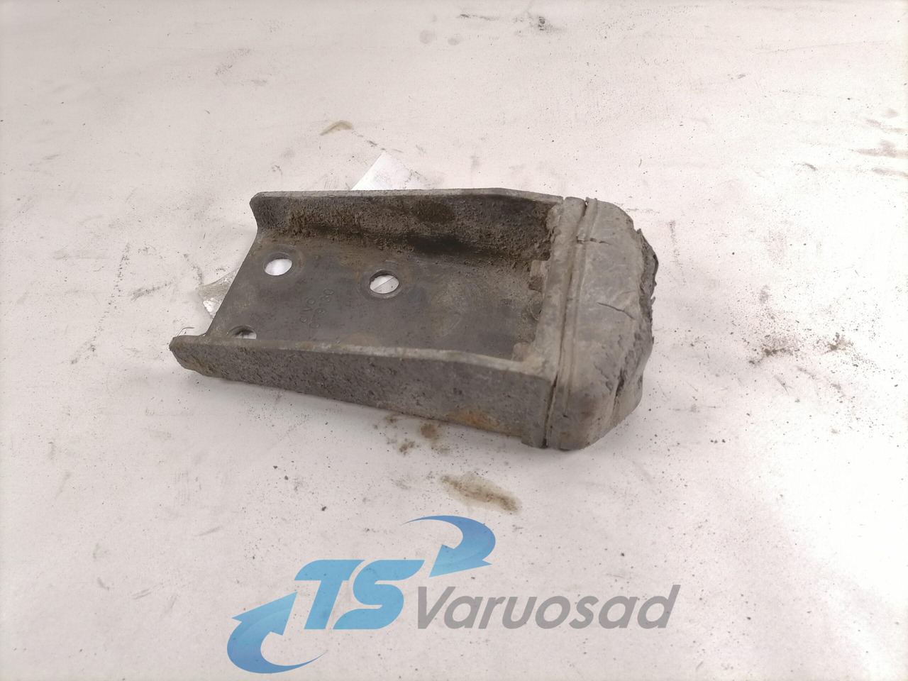 Volvo Läbilöögipuks 1079130 - Suspensión para Camión: foto 1 Volvo Läbilöögipuks 1079130 - Suspensión para Camión: foto 1
