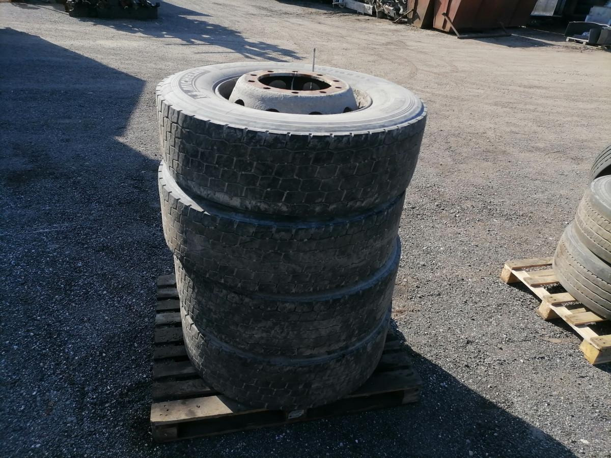Volvo Michelin 315/70R22,5 31570R225 - Neumáticos y llantas para Camión: foto 2 Volvo Michelin 315/70R22,5 31570R225 - Neumáticos y llantas para Camión: foto 2