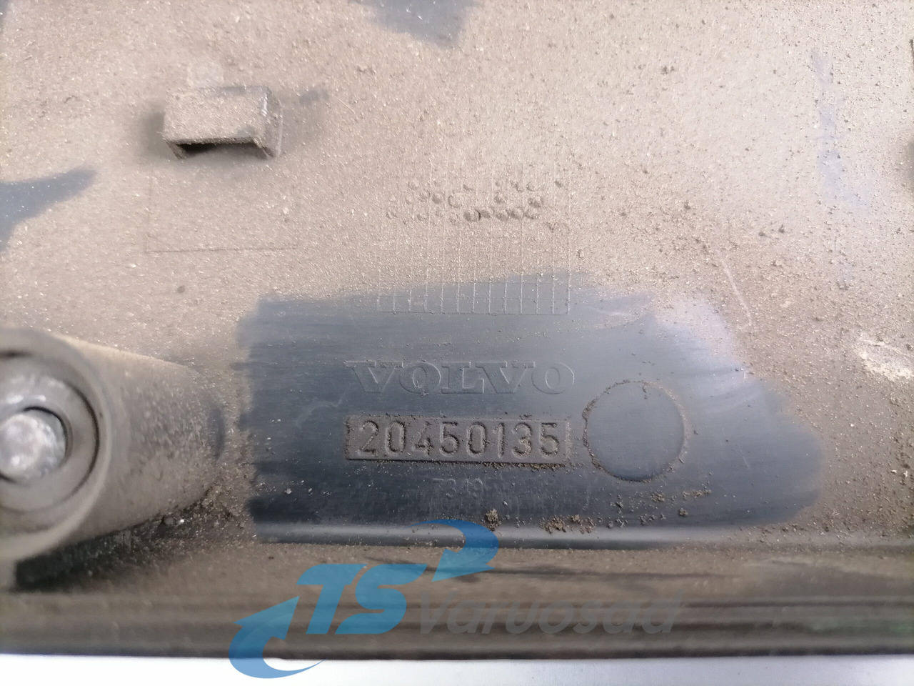 Volvo Mootoripealne plastik 20450135 - Cabezal de bloque para Camión: foto 5 Volvo Mootoripealne plastik 20450135 - Cabezal de bloque para Camión: foto 5
