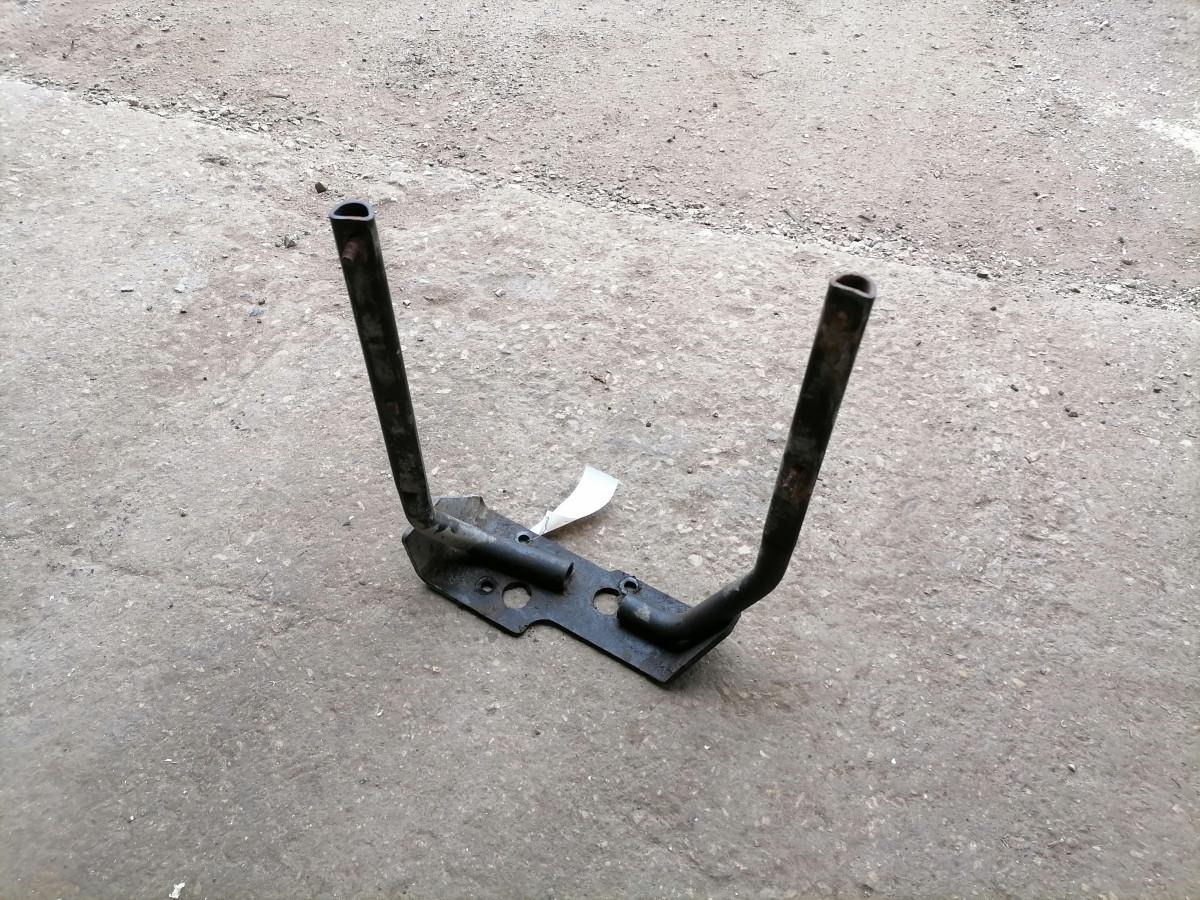 Volvo Mudguard bracket 20801322 - Pieza universal para Camión: foto 4 Volvo Mudguard bracket 20801322 - Pieza universal para Camión: foto 4