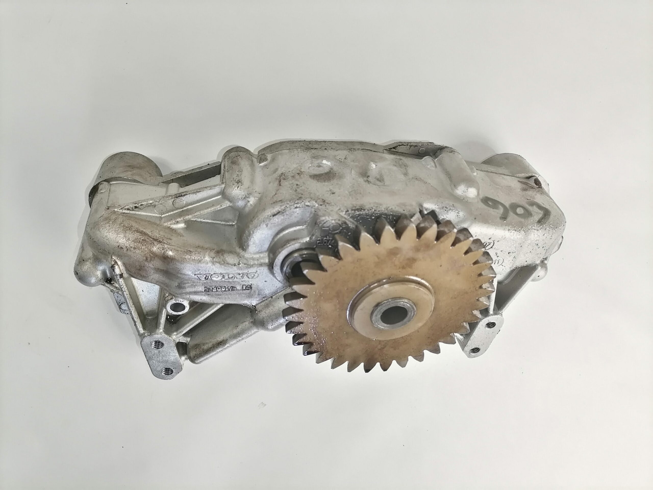 Volvo Oil pump 20498516 - Bomba de aceite para Camión: foto 3 Volvo Oil pump 20498516 - Bomba de aceite para Camión: foto 3