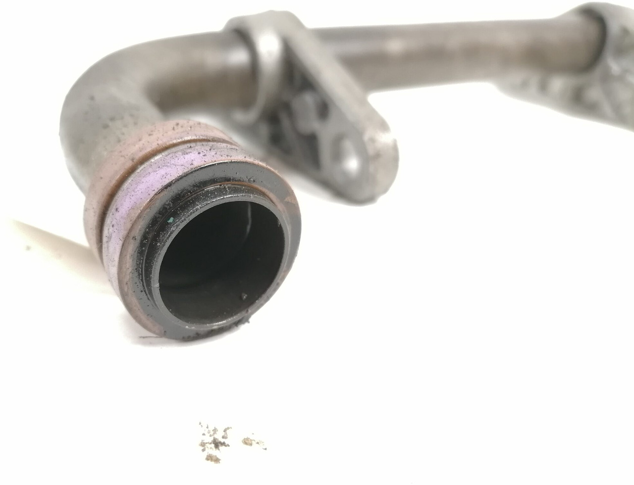 Volvo Oil pump pipe 20498189 - Bomba de aceite para Camión: foto 2 Volvo Oil pump pipe 20498189 - Bomba de aceite para Camión: foto 2