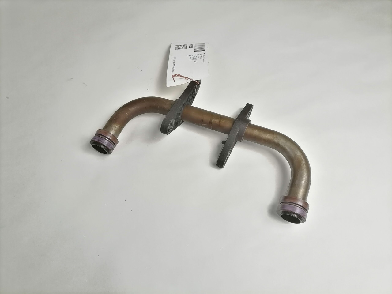 Volvo Oil pump pipe 21599109 - Bomba de aceite para Camión: foto 1 Volvo Oil pump pipe 21599109 - Bomba de aceite para Camión: foto 1
