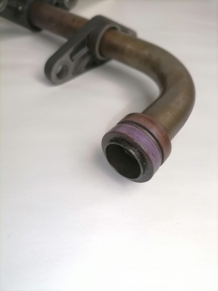 Volvo Oil pump pipe 21599109 - Bomba de aceite para Camión: foto 4 Volvo Oil pump pipe 21599109 - Bomba de aceite para Camión: foto 4