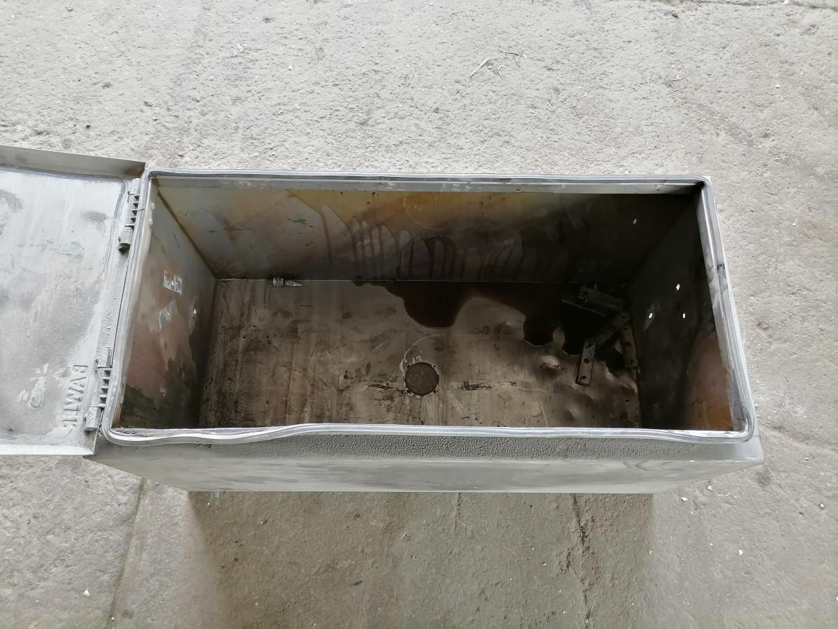 Volvo Tool box - Pieza universal para Camión: foto 3 Volvo Tool box - Pieza universal para Camión: foto 3
