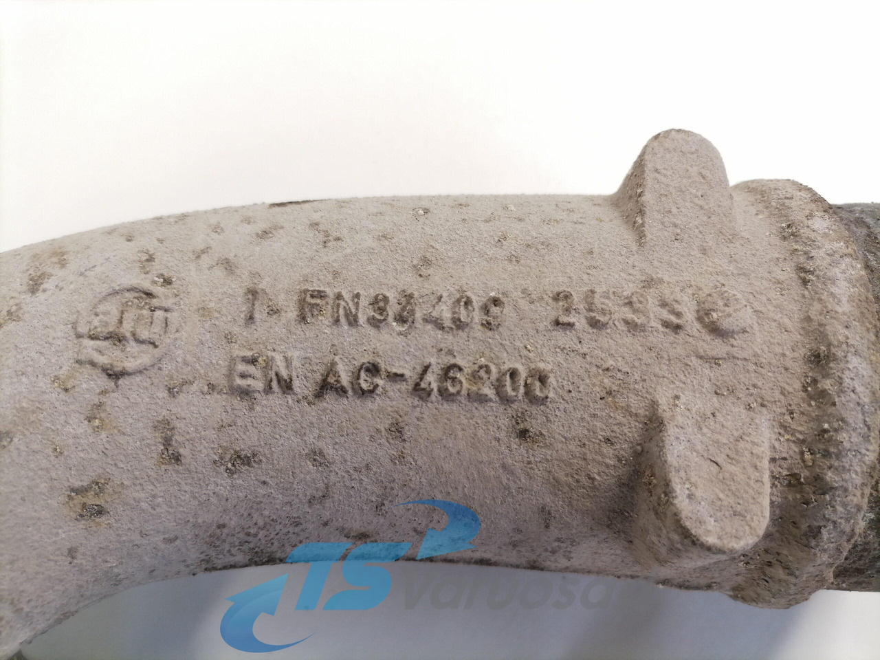 Volvo intercooler pipe 21082831 - Intercooler para Camión: foto 5 Volvo intercooler pipe 21082831 - Intercooler para Camión: foto 5