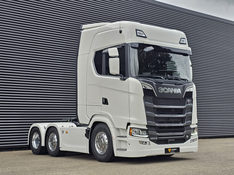 Scania S660 V8 6x2/4 / 2 x PTO / PARKING COOLER / FULL AIR - Cabeza tractora: foto 4 Scania S660 V8 6x2/4 / 2 x PTO / PARKING COOLER / FULL AIR - Cabeza tractora: foto 4