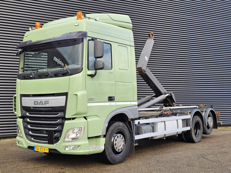 DAF XF 460 6x2 SPACECAB / HOOKLIFT / ABROLKIPPER - Camión multibasculante: foto 1 DAF XF 460 6x2 SPACECAB / HOOKLIFT / ABROLKIPPER - Camión multibasculante: foto 1