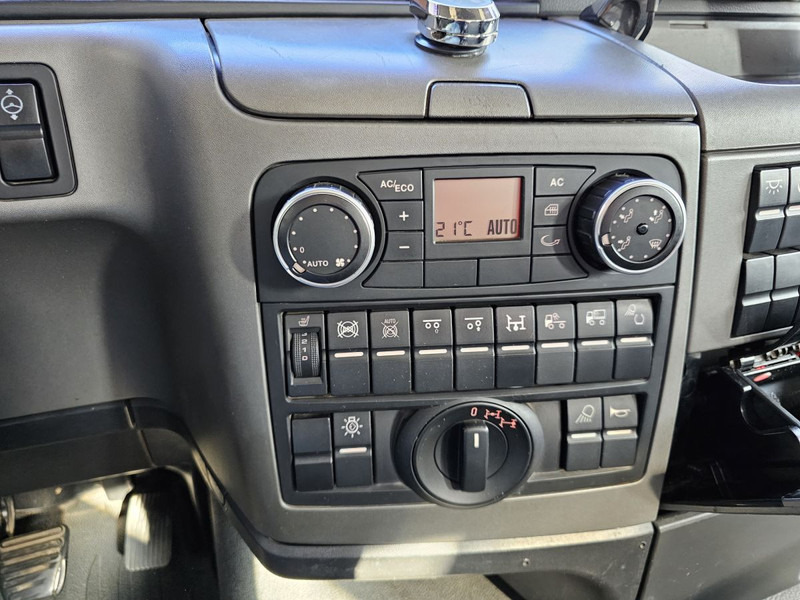 Camión con equipo de cable, Camión grúa MAN TGS 26.400 / 6x4H-2 / HMF Z KRAAN + CONTAINERSYSTEM: foto 11 Camión con equipo de cable, Camión grúa MAN TGS 26.400 / 6x4H-2 / HMF Z KRAAN + CONTAINERSYSTEM: foto 11