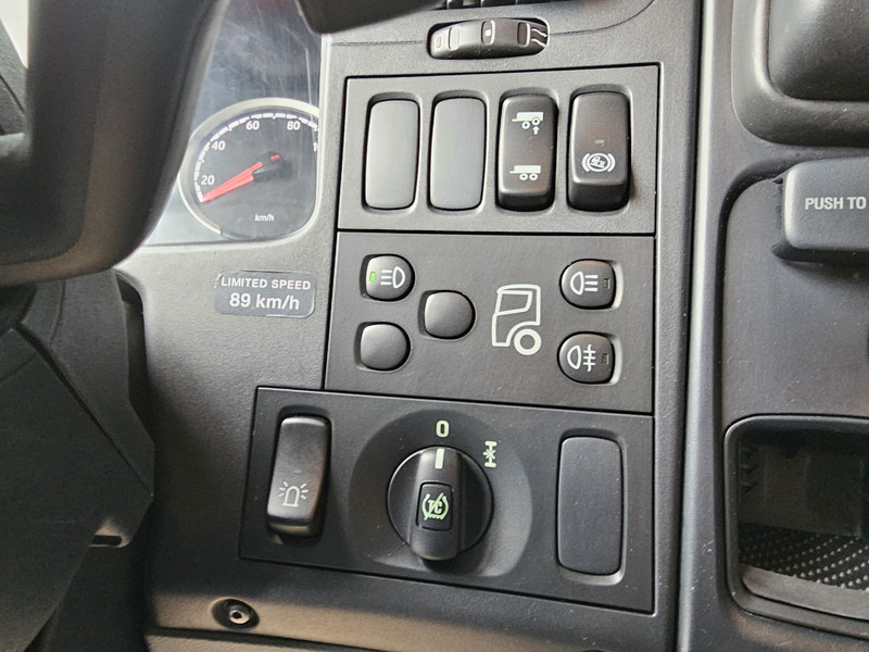 Camión caja abierta, Camión grúa Scania P320 / 4x2 / PALFINGER PK14002 / CRANE/KRAN: foto 15