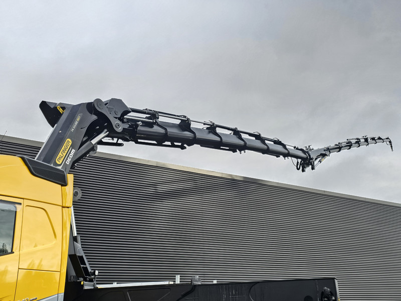 Volvo FH 540 8x4 / PALFINGER 165 TEC 7 + PJ300 / WINCH - Camión grúa: foto 2 Volvo FH 540 8x4 / PALFINGER 165 TEC 7 + PJ300 / WINCH - Camión grúa: foto 2