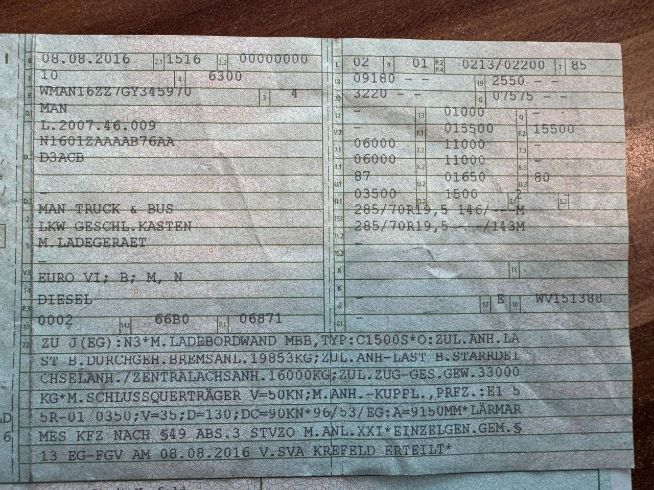 MAN 15.290 4X2 Koffer mit Hebebühne AHK - Camión caja cerrada: foto 2 MAN 15.290 4X2 Koffer mit Hebebühne AHK - Camión caja cerrada: foto 2