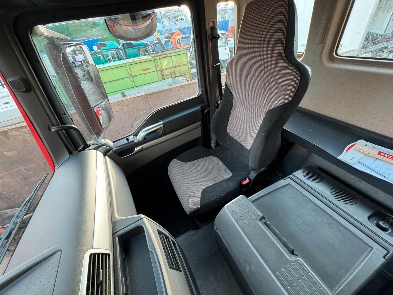 MAN 35.470 8X4 Kipperfahrgestell Reifen 12 X NEU Top - Camión volquete: foto 5 MAN 35.470 8X4 Kipperfahrgestell Reifen 12 X NEU Top - Camión volquete: foto 5