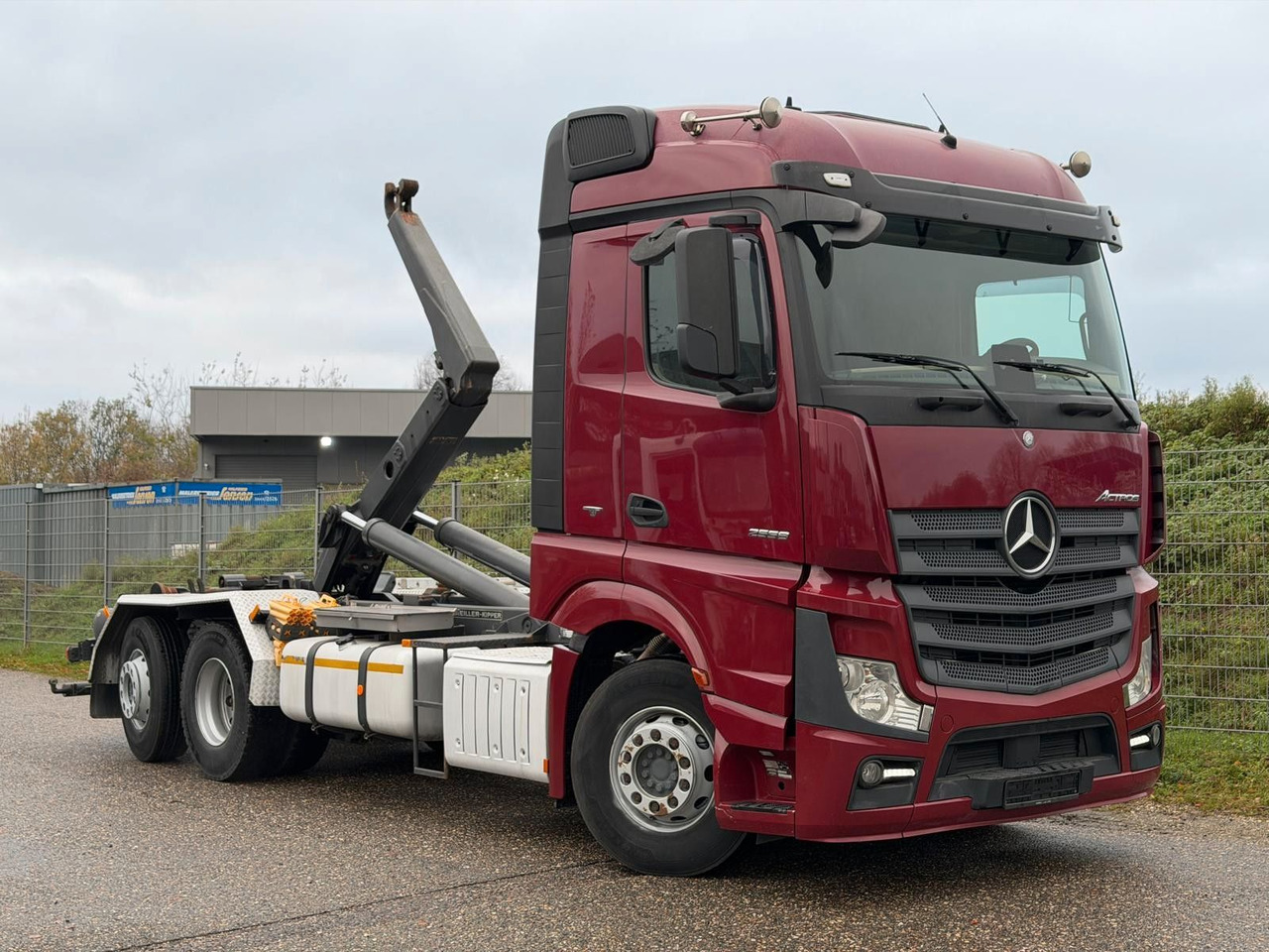Mercedes-Benz 2558 6x2 Meiller RK 20.65 | Retarder | Klima - Camión multibasculante: foto 1 Mercedes-Benz 2558 6x2 Meiller RK 20.65 | Retarder | Klima - Camión multibasculante: foto 1