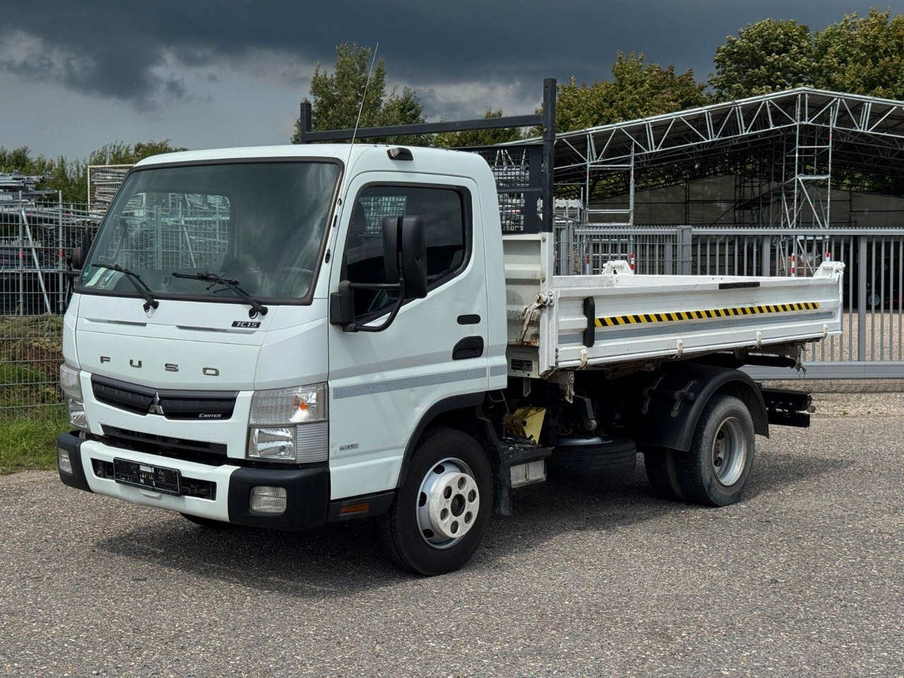 Mitsubishi 7C15 Fuso Canter 4x2 mit Meiller 3S. Kipper - Furgoneta basculante: foto 4 Mitsubishi 7C15 Fuso Canter 4x2 mit Meiller 3S. Kipper - Furgoneta basculante: foto 4