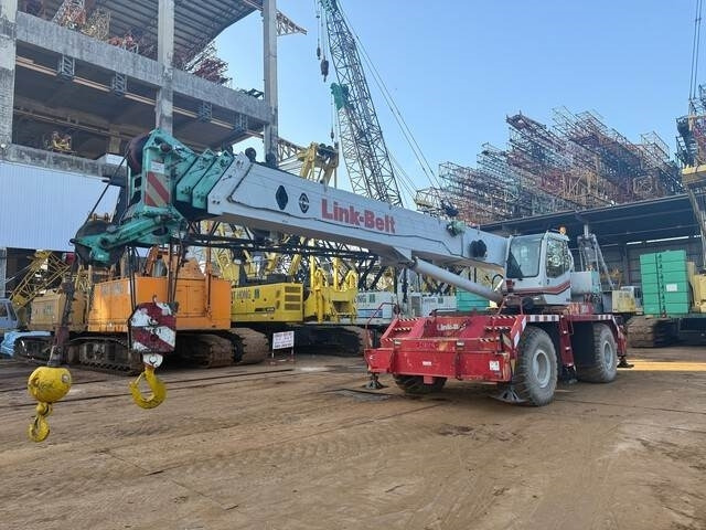 Link-Belt RTC8050-2 - Grúa para terrenos difíciles: foto 1 Link-Belt RTC8050-2 - Grúa para terrenos difíciles: foto 1