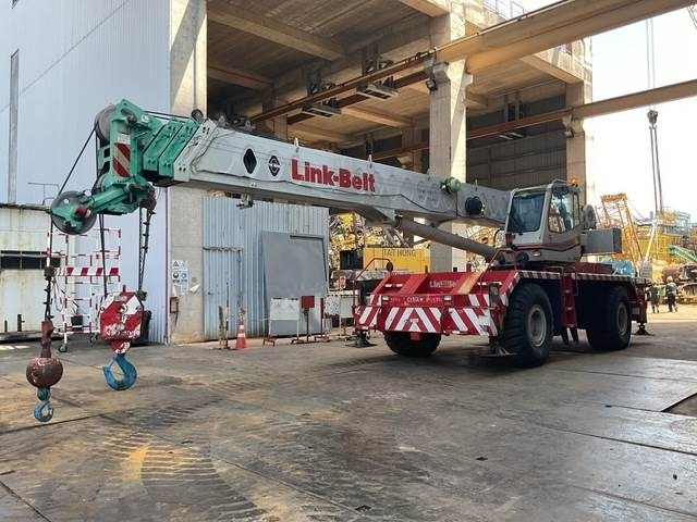 Link-Belt RTC8050-2 - Grúa para terrenos difíciles: foto 1 Link-Belt RTC8050-2 - Grúa para terrenos difíciles: foto 1
