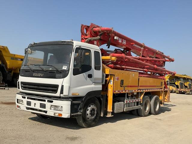 Isuzu - Bomba de hormigón: foto 1 Isuzu - Bomba de hormigón: foto 1