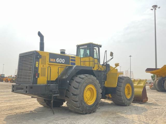 Komatsu WA600-6 - Cargadora de ruedas: foto 5 Komatsu WA600-6 - Cargadora de ruedas: foto 5
