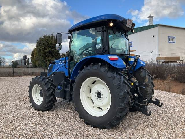 New Holland T5.100 - Tractor: foto 2 New Holland T5.100 - Tractor: foto 2