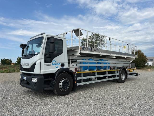 Iveco Eurocargo 180E25 - Camión con plataforma elevadora, Plataforma de tijeras: foto 1 Iveco Eurocargo 180E25 - Camión con plataforma elevadora, Plataforma de tijeras: foto 1