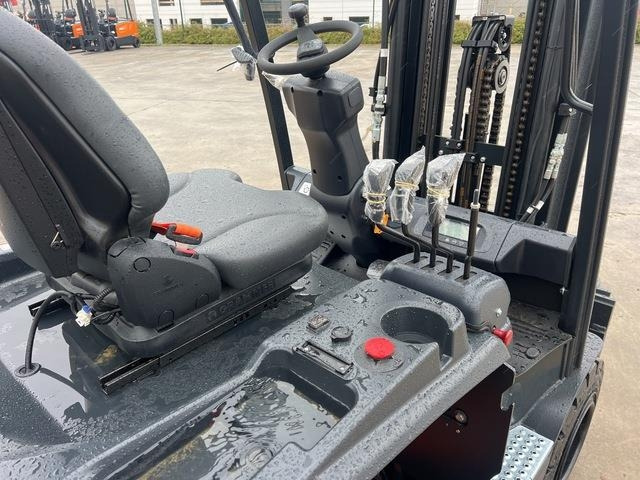 Carretilla elevadora eléctrica Doosan B35X-7 PLUS: foto 9