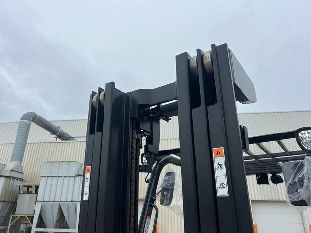 Carretilla elevadora eléctrica Doosan B35X-7 PLUS: foto 16