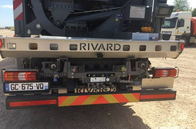 Leasing de  Rivard - Mercedes-Benz EXVAC - Arocs 3253 8x4 Rivard - Mercedes-Benz EXVAC - Arocs 3253 8x4: foto 9