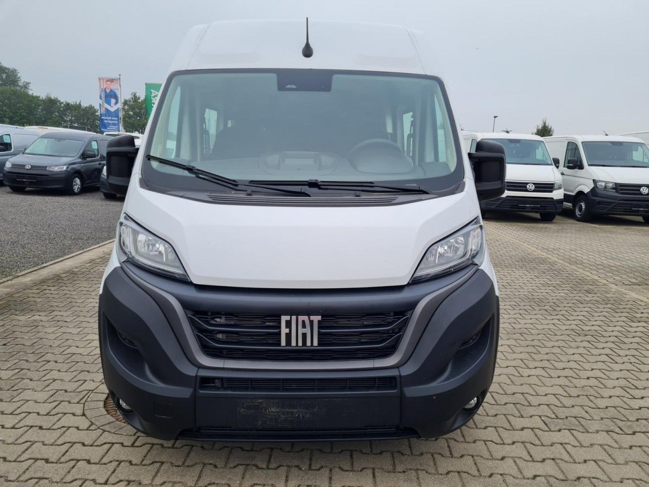 Fiat Ducato 35 Kasten Doka 7-Sitze 2x Schiebetür Maxi - Furgón, Furgoneta combi: foto 2 Fiat Ducato 35 Kasten Doka 7-Sitze 2x Schiebetür Maxi - Furgón, Furgoneta combi: foto 2