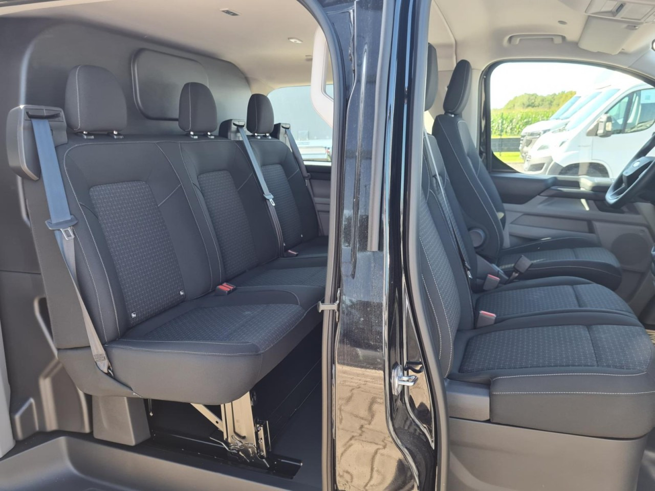 Ford Custom Kasten 320 L2 Trend Doka 6-Sitze KAMERA TEMPO - Furgoneta pequeña, Furgoneta combi: foto 4 Ford Custom Kasten 320 L2 Trend Doka 6-Sitze KAMERA TEMPO - Furgoneta pequeña, Furgoneta combi: foto 4