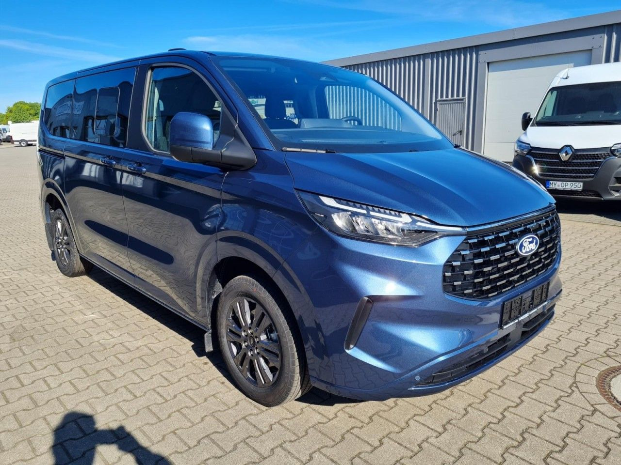 Ford Tourneo Custom 320 Titanium L1 AG 8-Sitze LED KA - Furgoneta de pasajeros: foto 4 Ford Tourneo Custom 320 Titanium L1 AG 8-Sitze LED KA - Furgoneta de pasajeros: foto 4