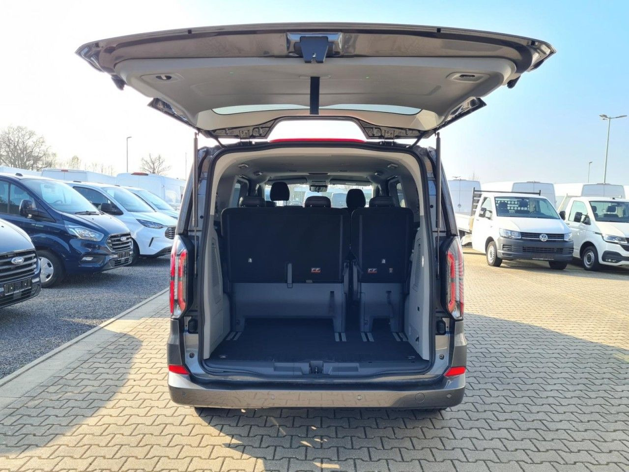 Furgoneta de pasajeros Ford Tourneo Custom 320 Titanium X L1 AHK LED LMF NAV: foto 6
