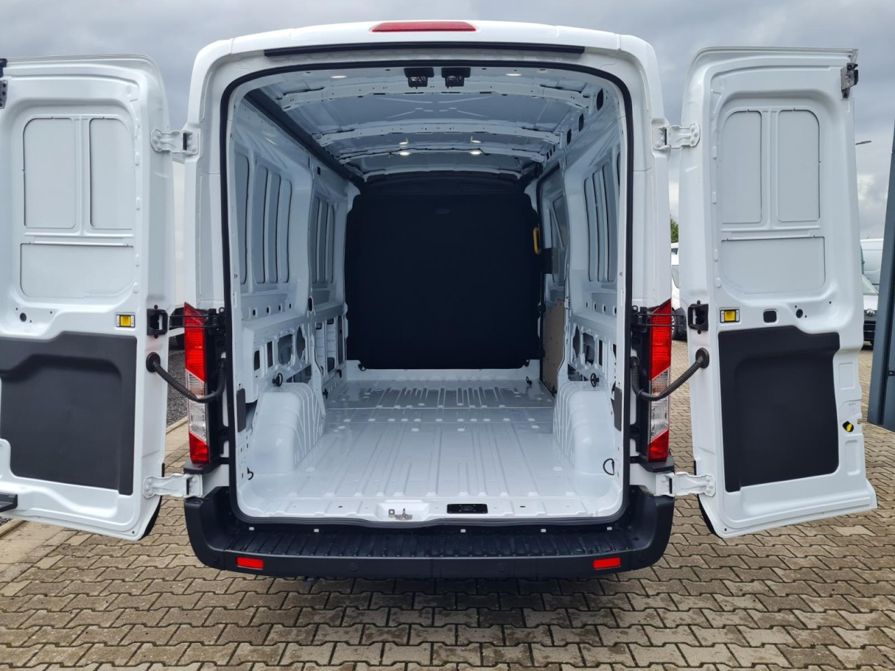 Furgón Ford Transit 350 Kasten AG L3H2 Trend KLIMA PDC TEMPOMAT: foto 17