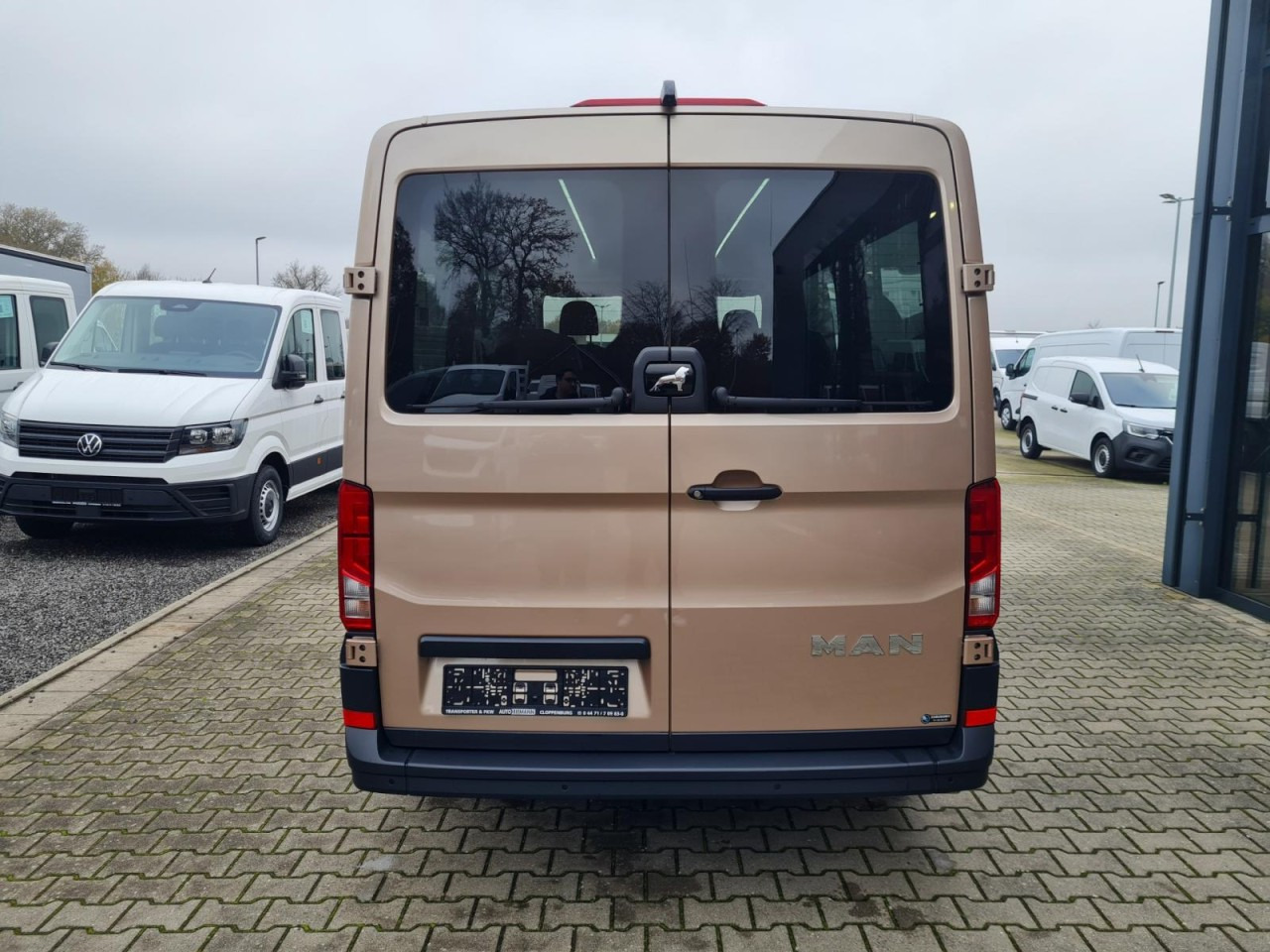 Man TGE 3.180 TDi Kombi 9 Sitze ALU KAMERA LED LEDER Sonderumbau - Minibús, Furgoneta de pasajeros: foto 5 Man TGE 3.180 TDi Kombi 9 Sitze ALU KAMERA LED LEDER Sonderumbau - Minibús, Furgoneta de pasajeros: foto 5